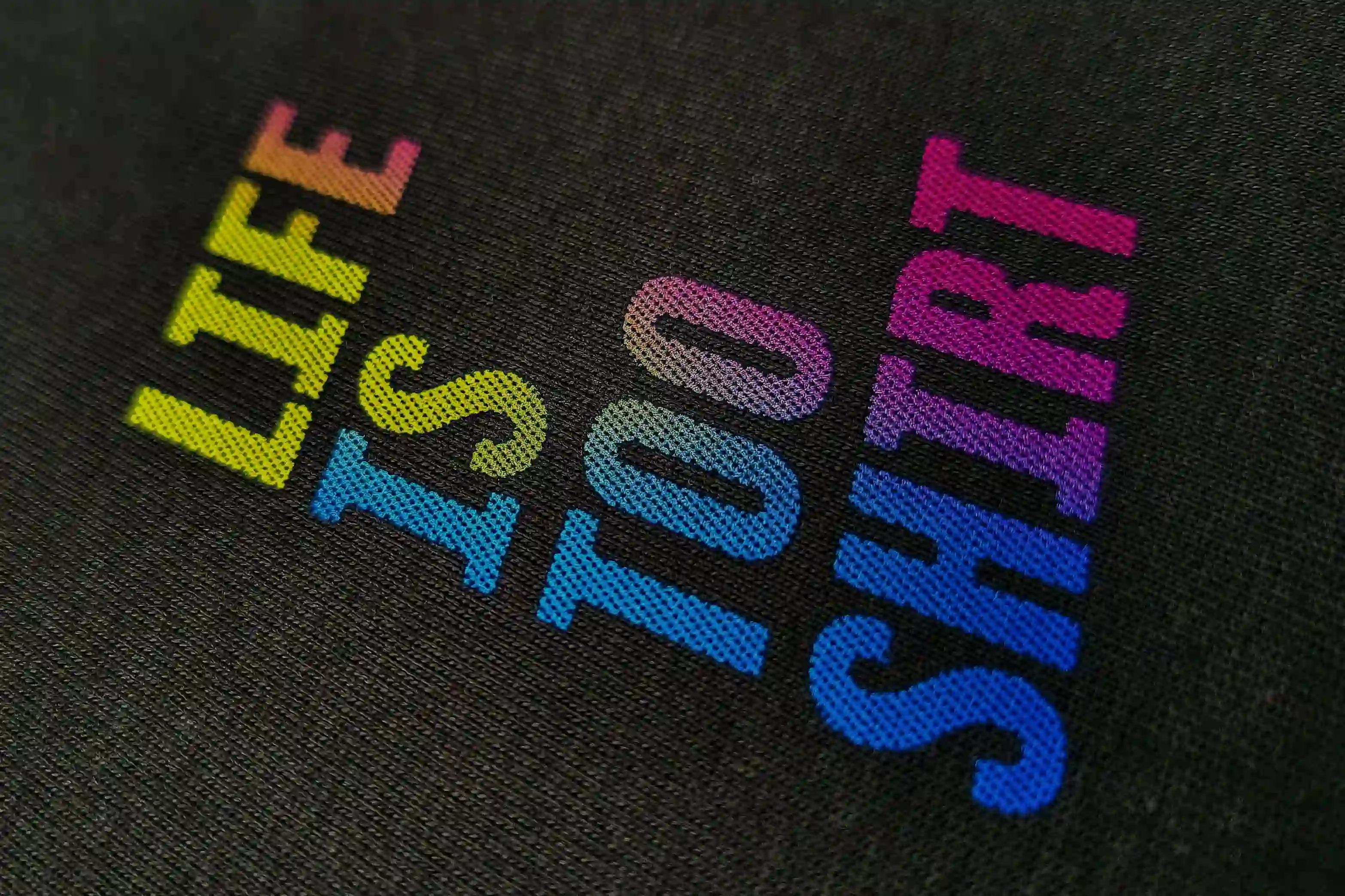 life is too shirt aufdruck bunt